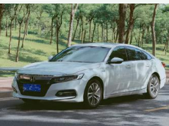 <b>开起来像电车，百公里油耗6.2升，雅阁锐·混动3年3.1万公里体验</b>