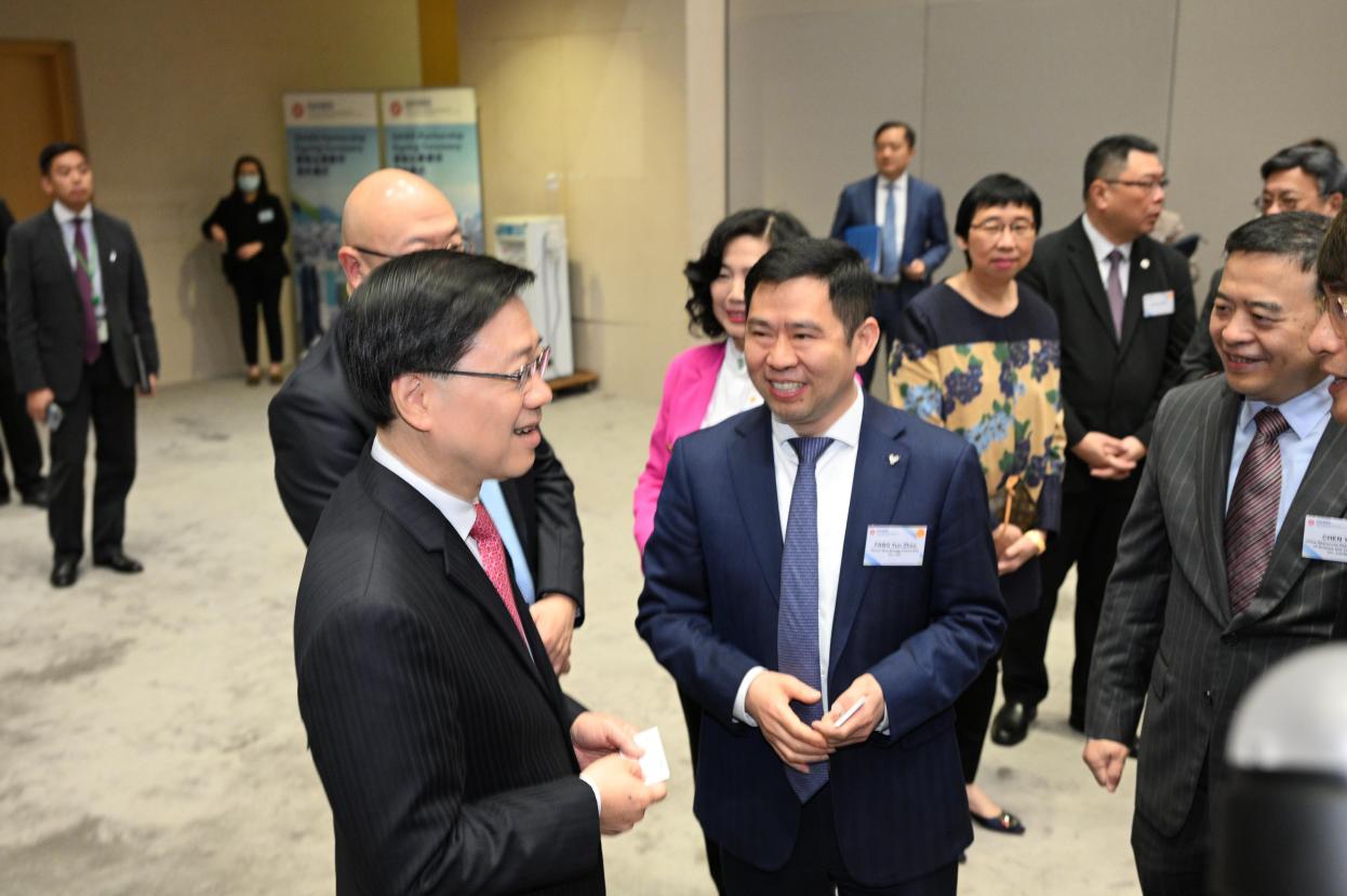哪吒汽车与香港政府签约，成为重点企业伙伴