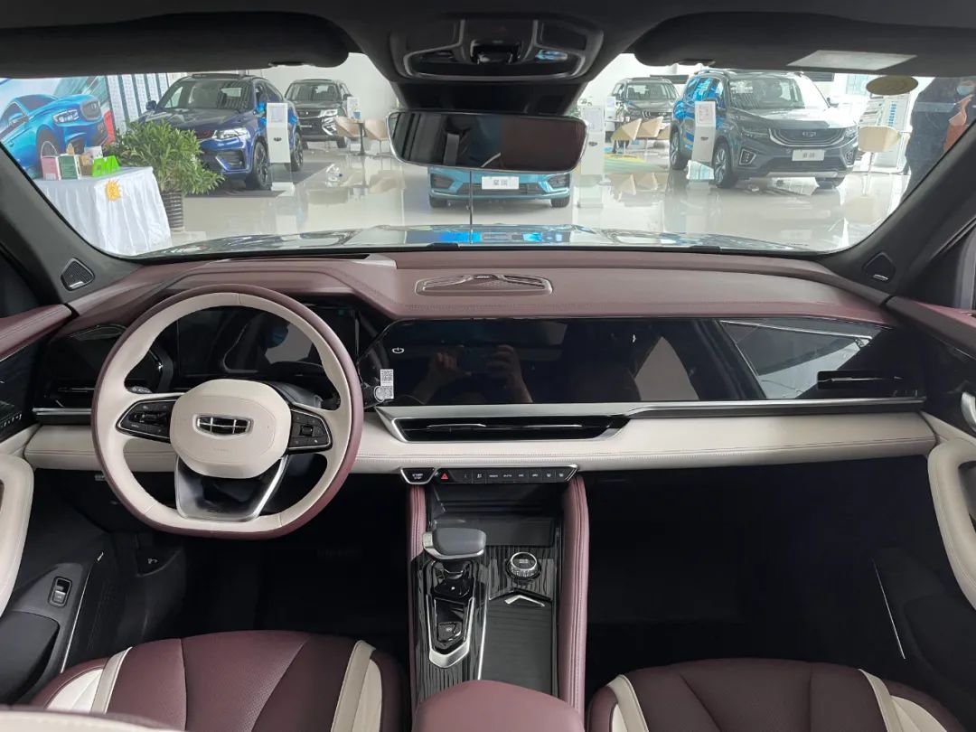 20万买紧凑SUV,吉利星越L vs 丰田RAV4荣放 你选谁?