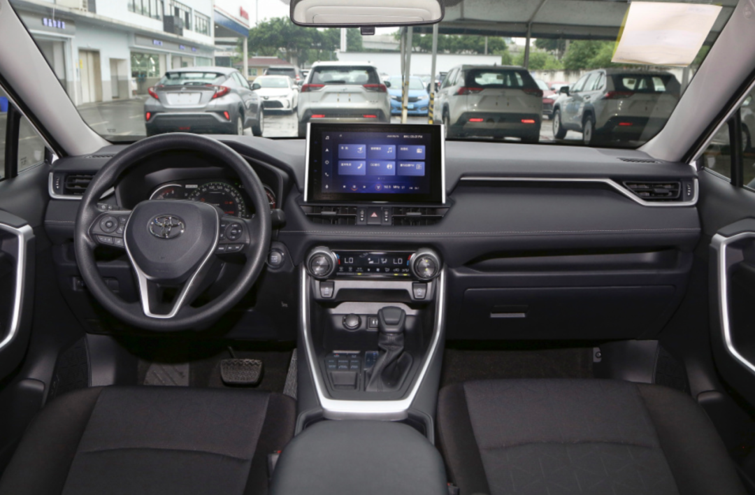 20万买紧凑SUV,吉利星越L vs 丰田RAV4荣放 你选谁?
