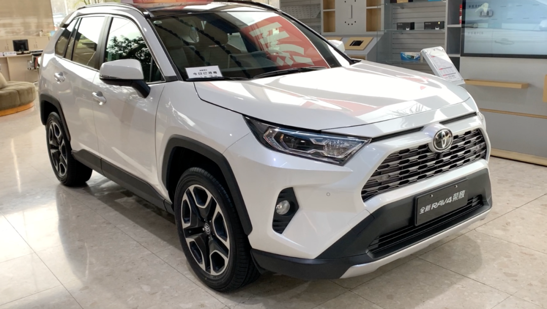 20万买紧凑SUV,吉利星越L vs 丰田RAV4荣放 你选谁?