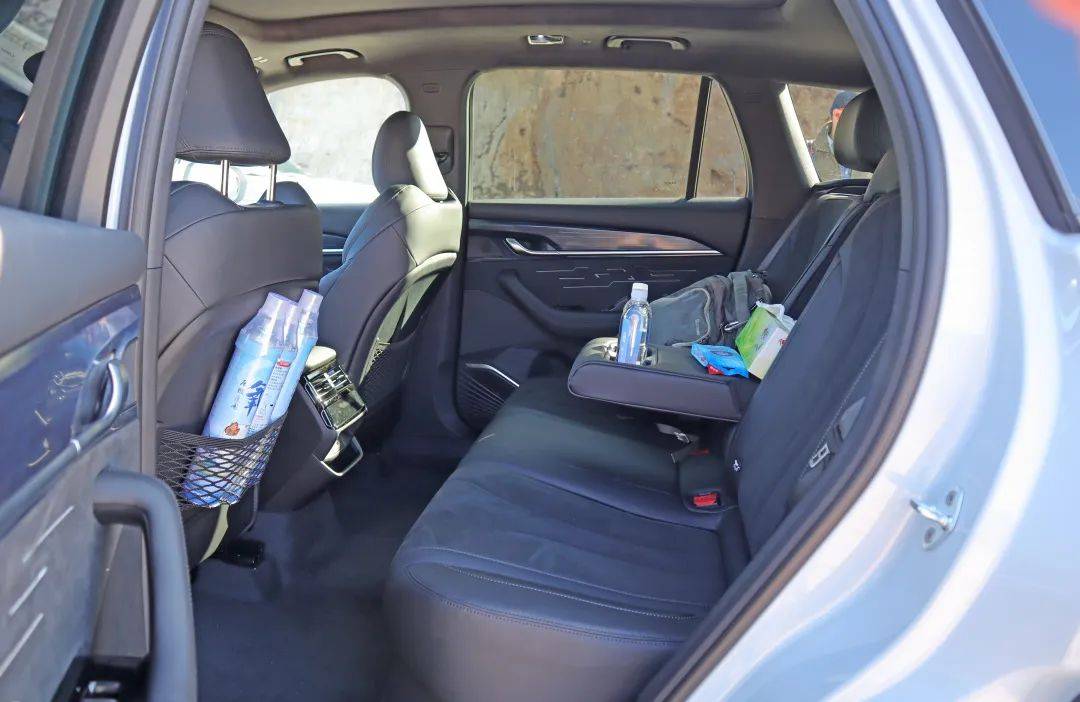 试驾吉利星越L混动：动力比丰田本田强，但细节还得改进