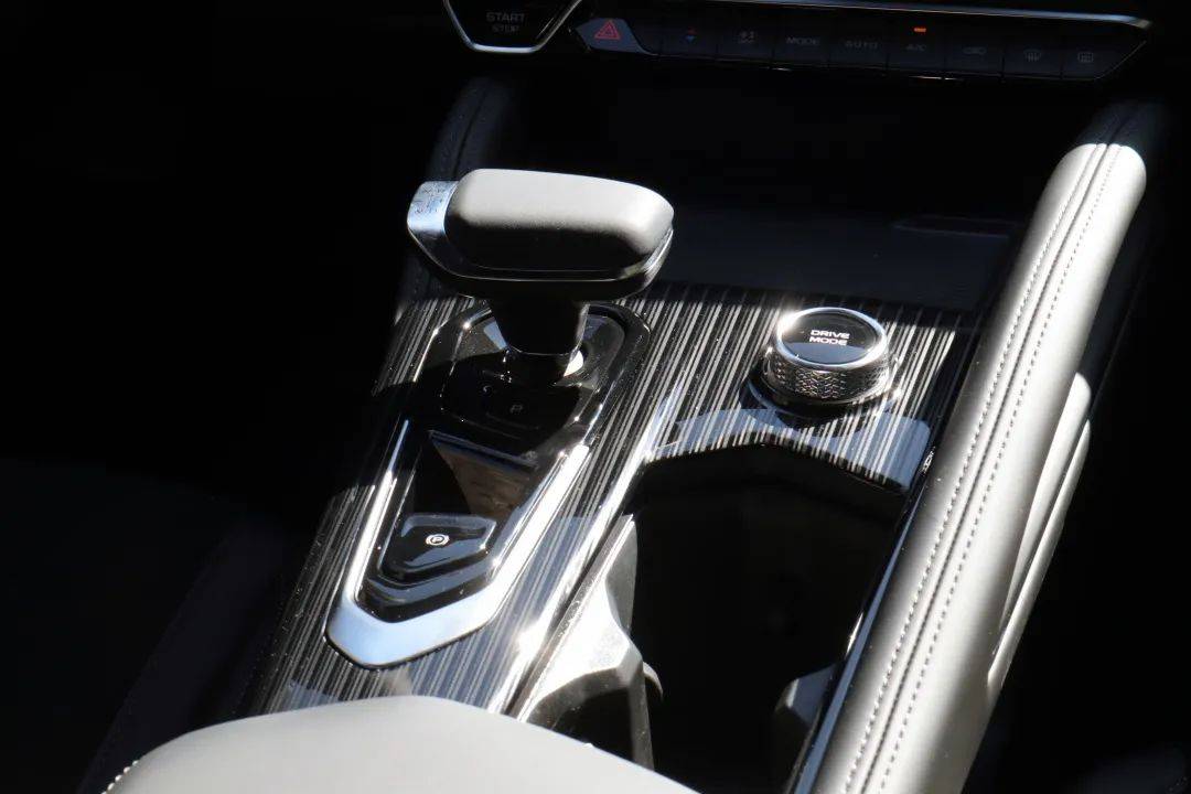 试驾吉利星越L混动：动力比丰田本田强，但细节还得改进