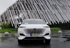 <b>长安UNIK宽敞舒适+强动力</b>