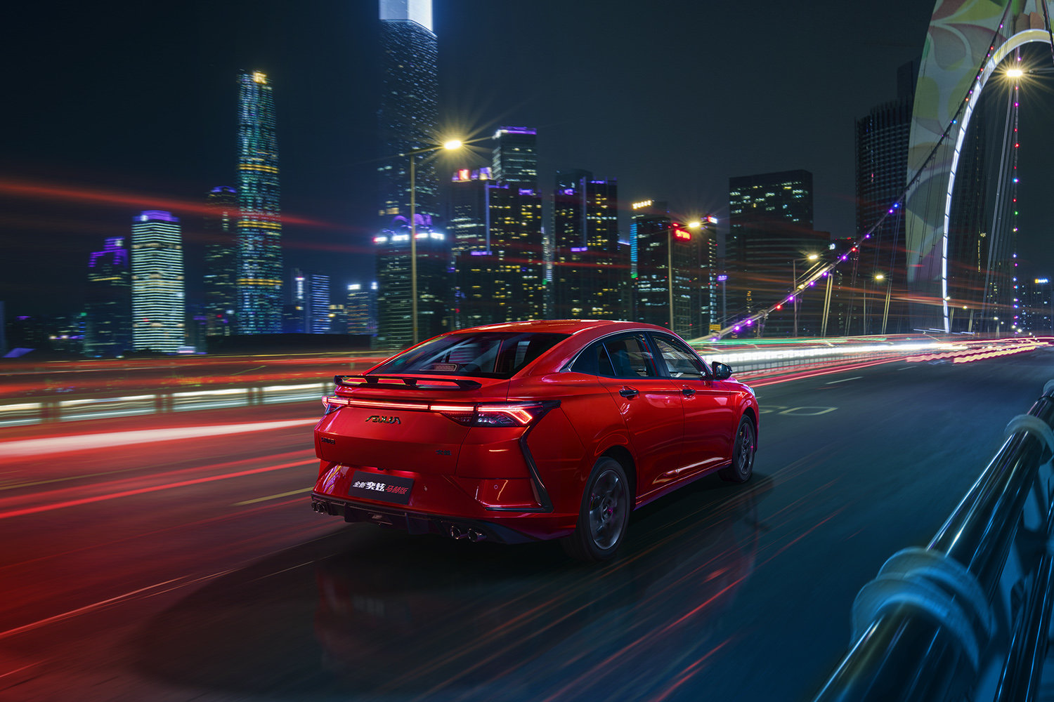 东风风神全新奕炫马赫版上市 售价6.49-9.39万元