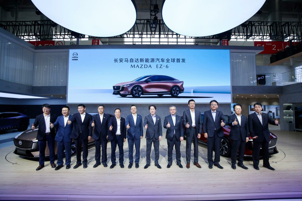 长安马自达首款电动轿车EZ-6于北京车展首