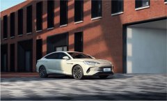 最低12万起买B级车？比亚迪海豹DM-i荣耀版深度诠释“电比油低”