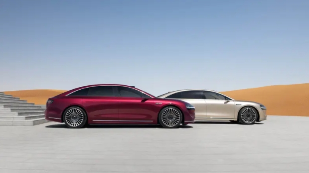 鸿蒙智行首款行政级豪华旗舰轿车享界