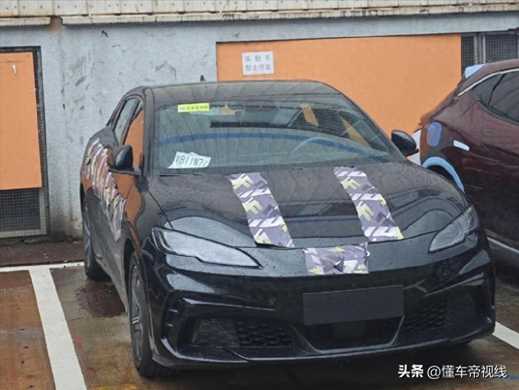 比亚迪海豹06GT最新实车图曝光，年轻化设