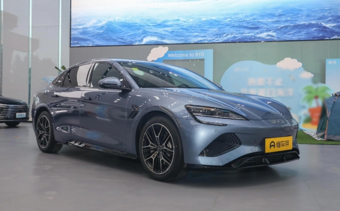 现款17.98万元起，2025款比亚迪海豹到店实
