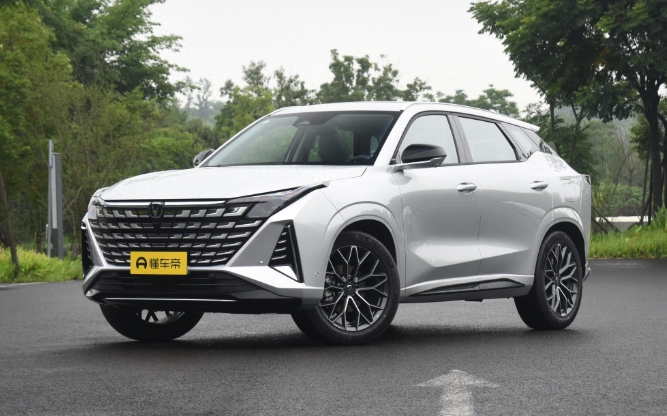 售9.99万元起，长安UNI-Z 1.5T燃油版上市，