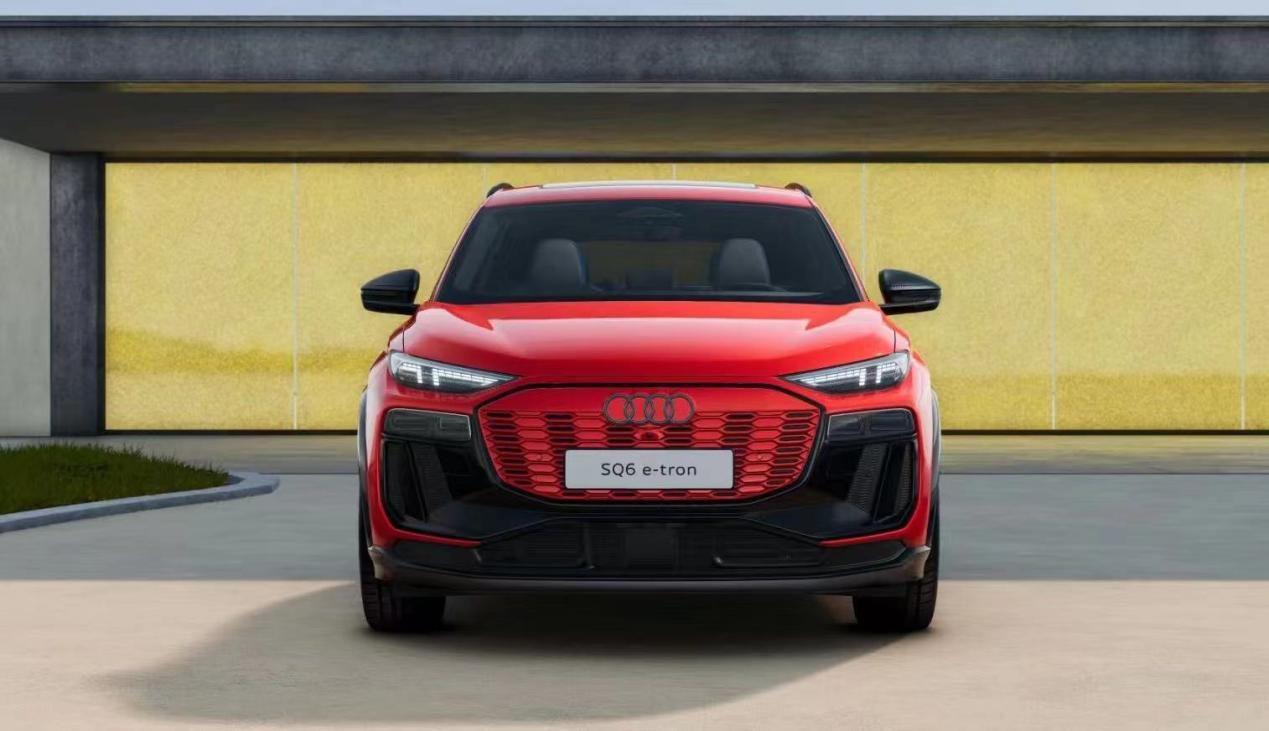 奥迪 SQ6 e-tron：电动性能先锋