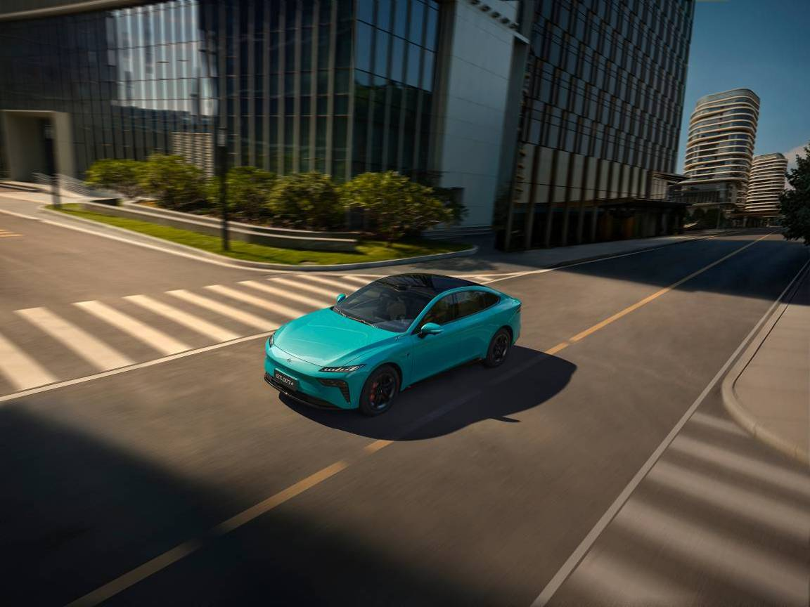 东风奕派eπ007+预售开启,14.99万起的智美