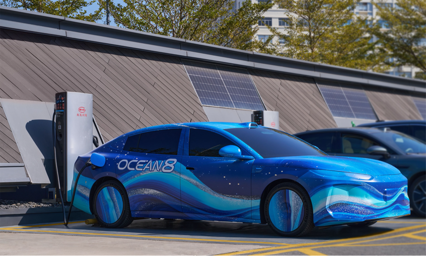 兆瓦闪充技术加持，比亚迪海豹08海狮0